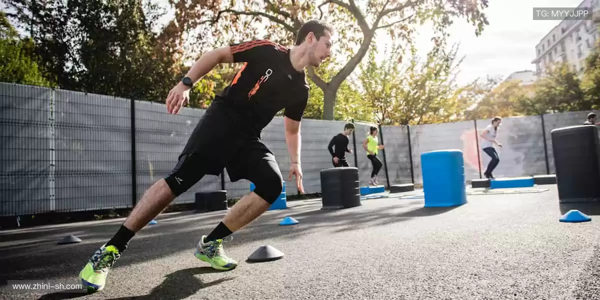 🎮 互动直播,弹幕狂欢,和百万球迷一起嗨翻全场!